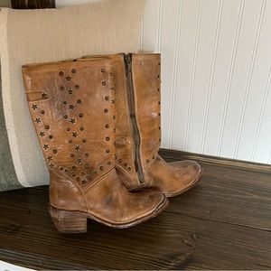 Bedstu Boots,Tan with round and star shaped studs, size 6.5